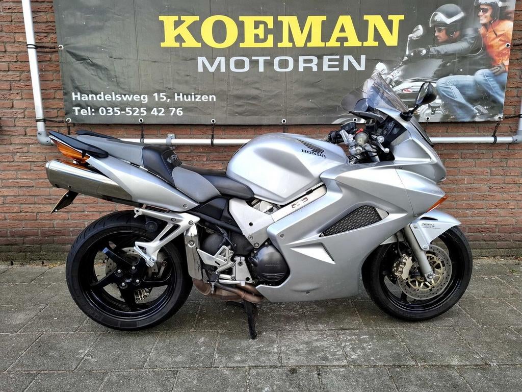HONDA VFR 800 FI VTEC (2002) VFR800, 782 cc, HONDA, 4 cilinders, Motorrijbewijs A