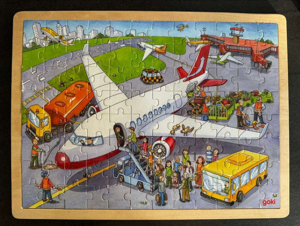 Goki Houten Vliegtuig Puzzel - Luchthaven Thema, Ophalen, 10 tot 50 stukjes, Zo goed als nieuw, Van hout