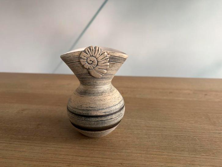 Klein vintage Zwitsers vaasje West Germany stijl, Antiek en Kunst, Antiek | Vazen, Ophalen of Verzenden