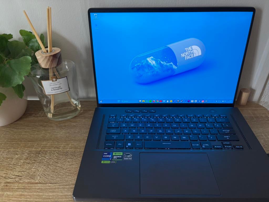 Asus zephyrus G16 nvidia 4070 240Hz i9 13gen48gb Ram 1tb ssd, Computers en Software, Windows Laptops, Ophalen of Verzenden, Zo goed als nieuw