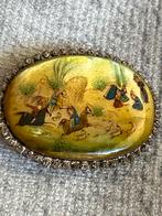 Antieke Broche met Gedetailleerd Jacht Tafereel, Ophalen of Verzenden, Overige materialen