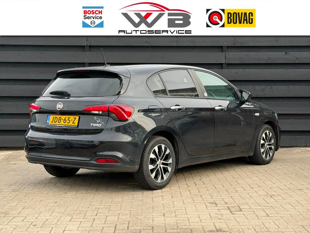 Fiat Tipo 1.4 Street Camera I Navigatie I Cruise I DAB, Voorwielaandrijving, Stof, Gebruikt, Zwart