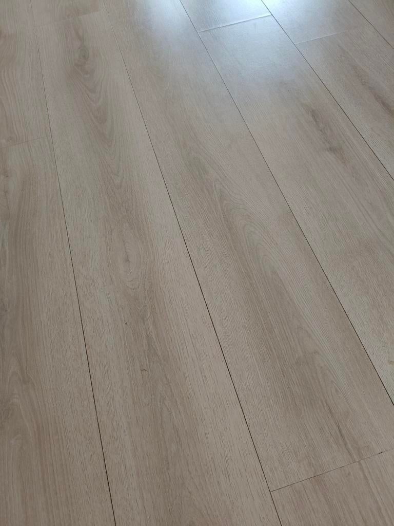 Laminaat vloer ongeveer 32 m2, Huis en Inrichting, Stoffering | Vloerbedekking, Ophalen, Gebruikt, Beige, 25 tot 50 m²