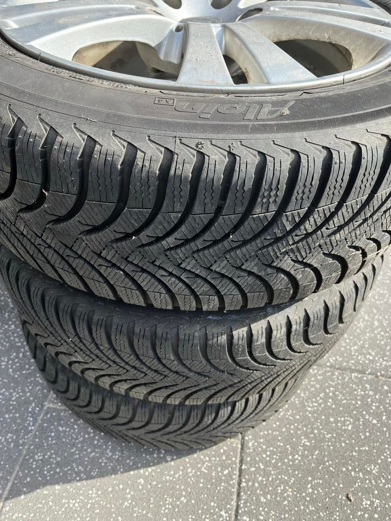 Winterbanden met velgen 205/50 R17. 7mm profiel, Auto-onderdelen, Banden en Velgen, Gebruikt, Banden en Velgen, 17 inch, Personenwagen