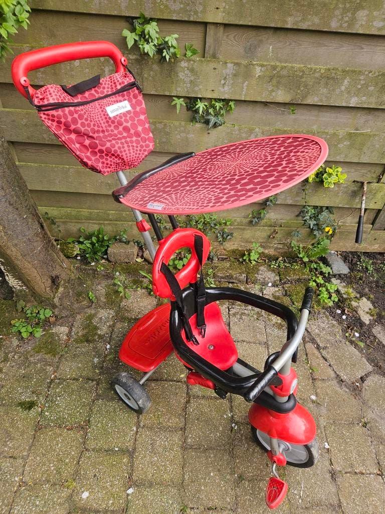 Rode Driewieler met duwstang en riem., Ophalen, Zo goed als nieuw, Duwstang