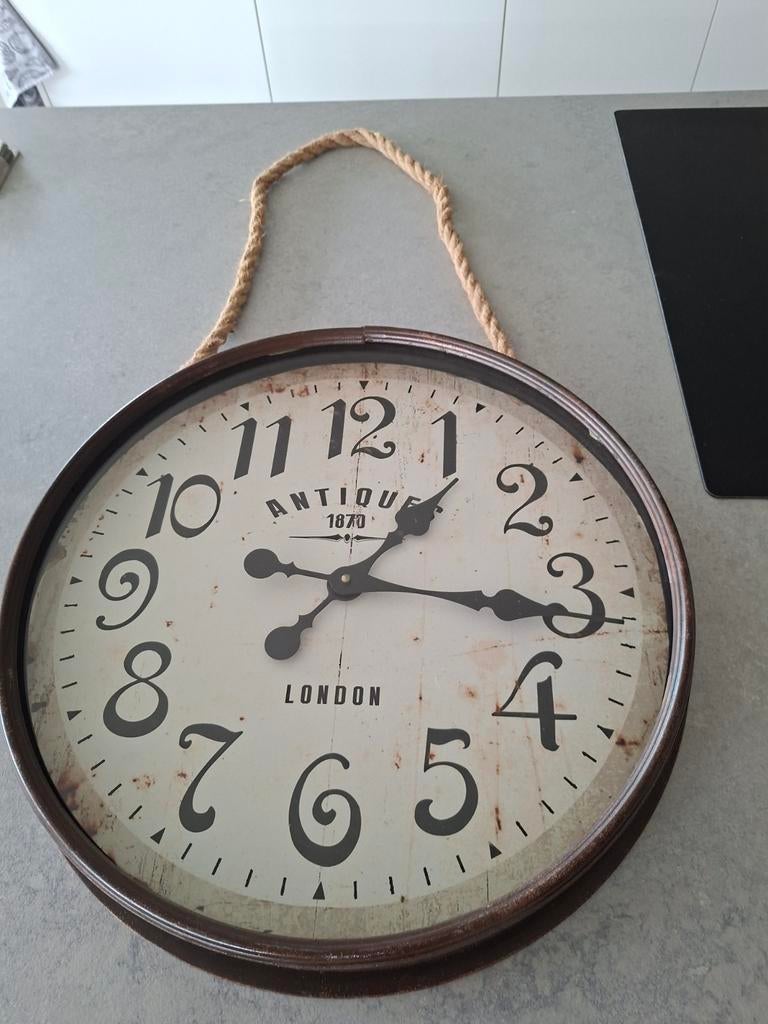 Grote wandklok met touw, Ophalen, Gebruikt, Analoog, Wandklok