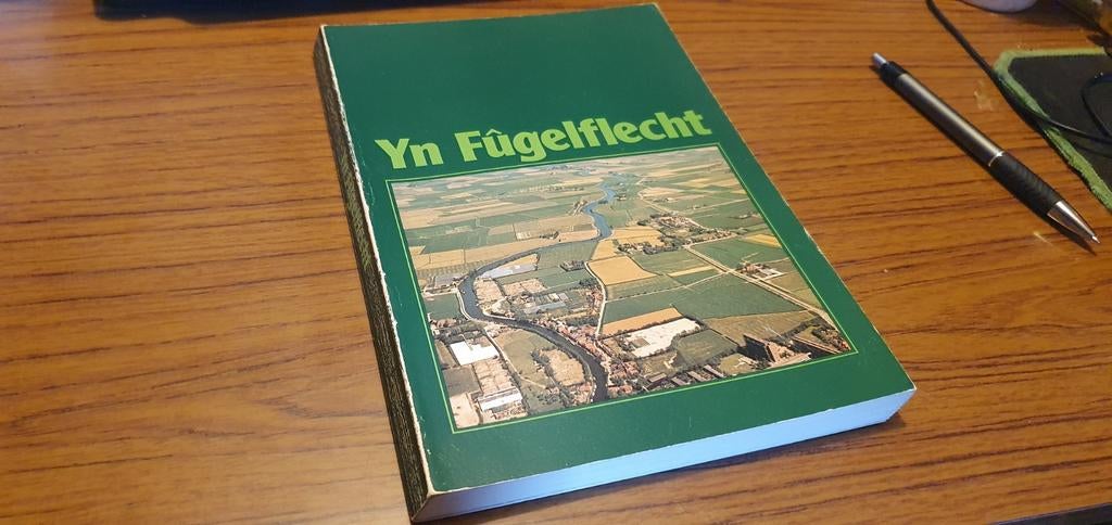 Yn Fûgelflecht Lekkum Miedum Snakkerburen - 1986, Ophalen of Verzenden, Gelezen, Meerdere auteurs