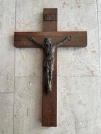 Antiek houten kruisbeeld met bronzen(?) corpus, Ophalen of Verzenden