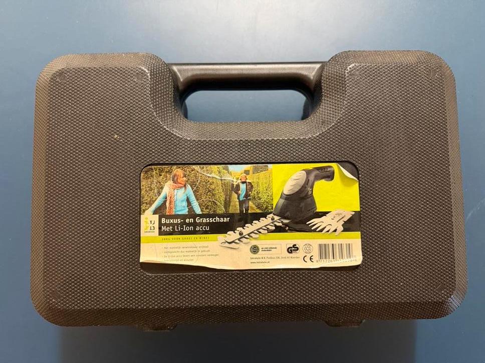 Intratuin Buxus/Grasschaar - Accu, Ophalen, Zo goed als nieuw, Accu