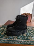 Dr. Martens Vegan Jadon Platform Boots Zwart 39, Kleding | Dames, Schoenen, Zwart, Lage of Enkellaarzen, Ophalen of Verzenden