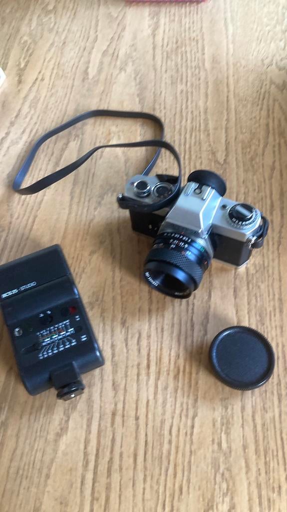 Yashica spiegelreflex FR11 camera met flitser, Ophalen of Verzenden, Zo goed als nieuw, Spiegelreflex, Overige Merken
