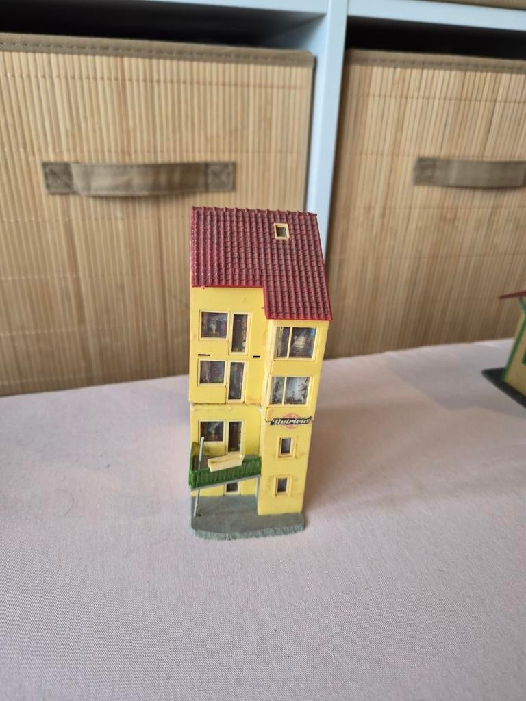 Diverse jaren 70 Modelbaan huisjes Faller, Pola enz, Hobby en Vrije tijd, Modeltreinen | H0, Overige merken, Gebruikt, Gelijkstroom of Wisselstroom