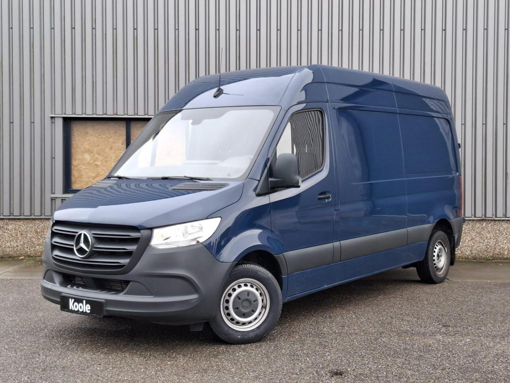 Mercedes-Benz Sprinter 311 2.2 CDI L2H2 / AIRCO / CAMERA / 3, Stof, Gebruikt, Euro 6, 2000 kg