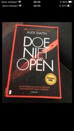 Doe niet open alex smith, Ophalen, Gelezen