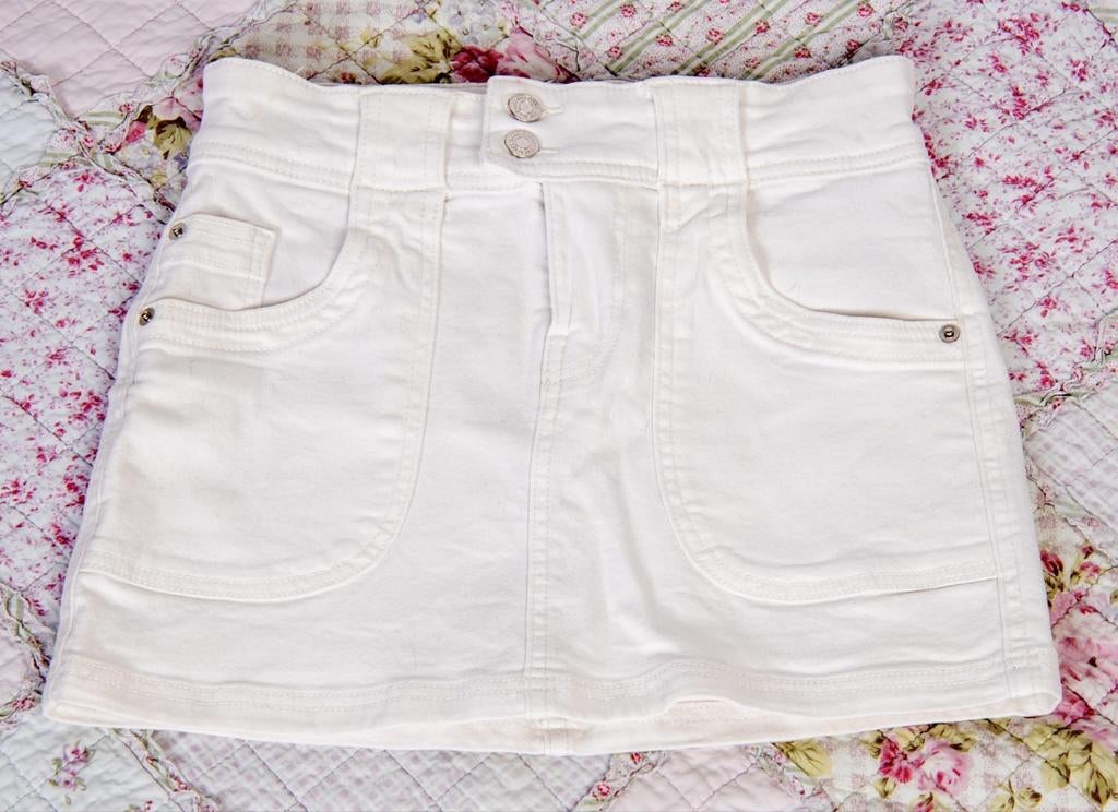 Mini Wit spijkerrokje - Maat 36 (S) Bershka, Kleding | Dames, Rokken, Wit, Zo goed als nieuw, Maat 36 (S), Boven de knie