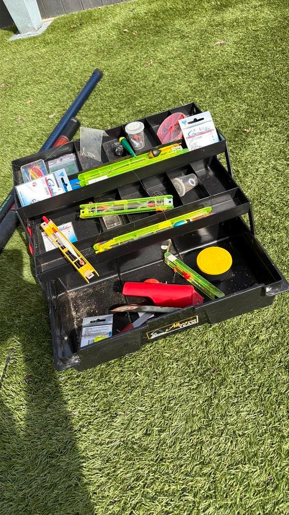 Hengelset met viskoffer en accessoires, Watersport en Boten, Hengelsport | Algemeen, Gebruikt, Complete hengel, Ophalen