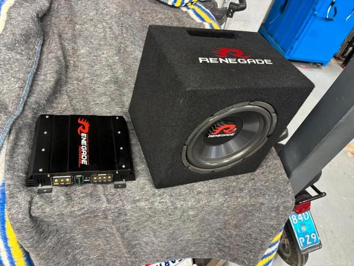 Renegade Bassbox, subwoofer met Versterker Complete Set, Audio, Tv en Foto, Luidsprekers, Zo goed als nieuw, Subwoofer, 120 watt of meer
