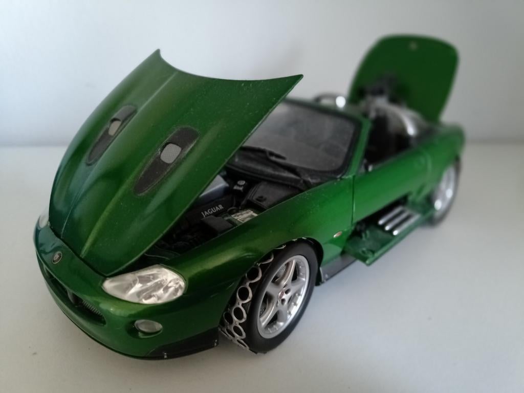 Jaguar XKR James Bond modelauto met wapens, Ophalen of Verzenden
