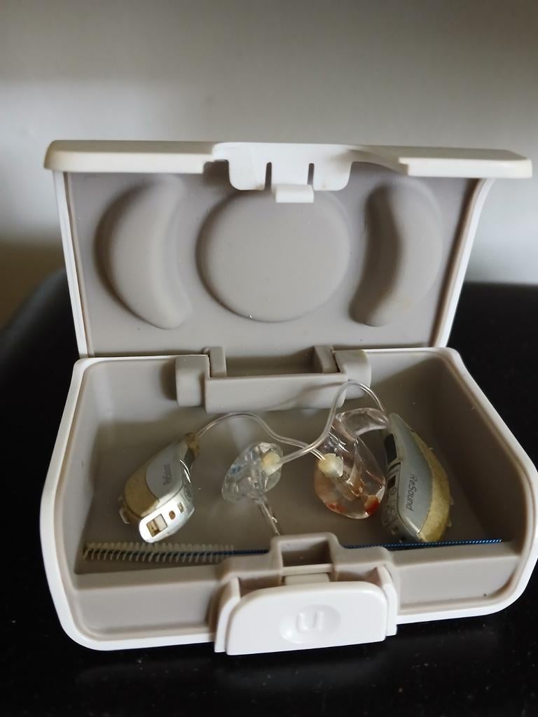 Unitron hoortoestellen wegens omstandigheden., Ophalen, Gebruikt