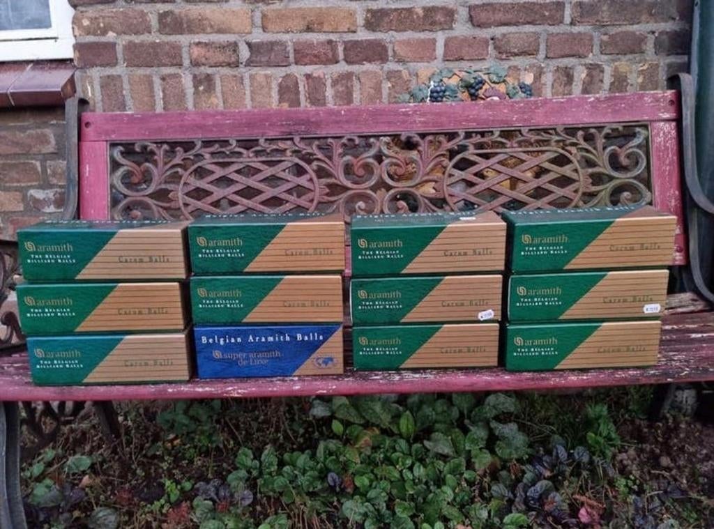 Enorme partij biljart ballen -12 dozen! Keurig in doos!, Ophalen of Verzenden, Zo goed als nieuw, Keu of Ballen