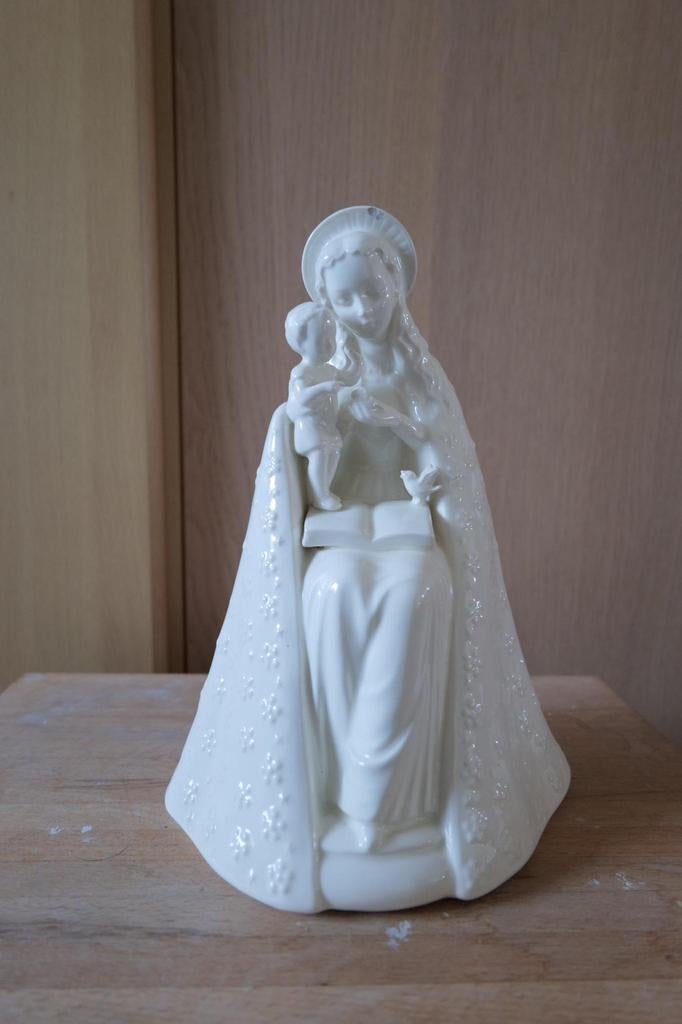 Goebel Hummel Maria met hele lichte beschadiging bij aureool, Verzenden, Zo goed als nieuw, Beeld(je), Christendom | Katholiek