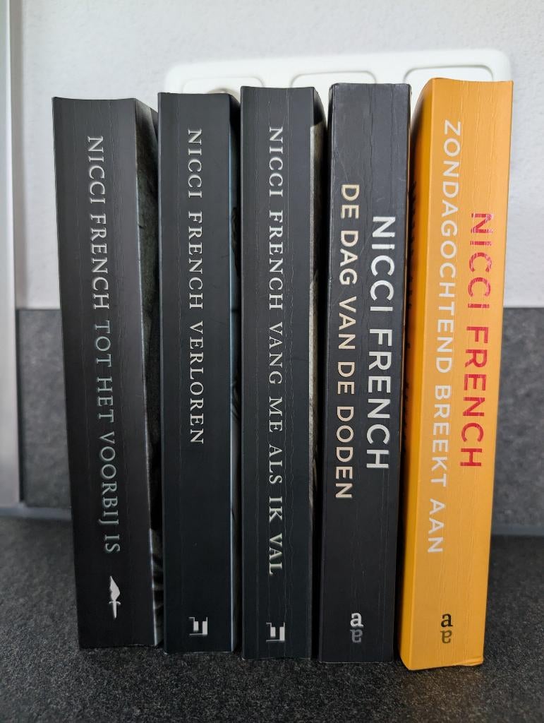 thrillers Nicci French, Ophalen of Verzenden, Zo goed als nieuw