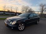Mercedes-Benz E320 CDI 2004 BLAUW, Auto's, Automaat, Adaptive Cruise Control, Achterwielaandrijving, Zwart