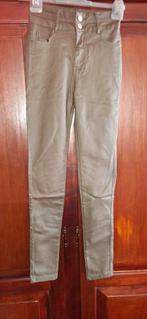 meisjes/dames leren (nep) legging donkergroen  nieuw mt xs, Ophalen of Verzenden, Zo goed als nieuw, Maat 34 (XS) of kleiner, Lang