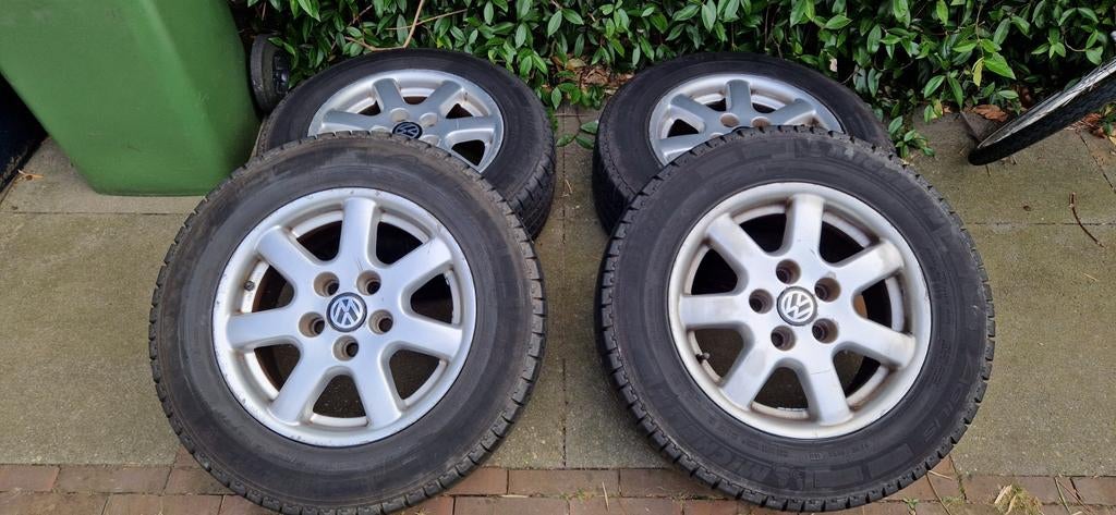 Volkswagen T4 velgen + banden + bouten, Auto-onderdelen, Banden en Velgen, Banden en Velgen, Zomerbanden, 15 inch, 195 mm, Bestelwagen