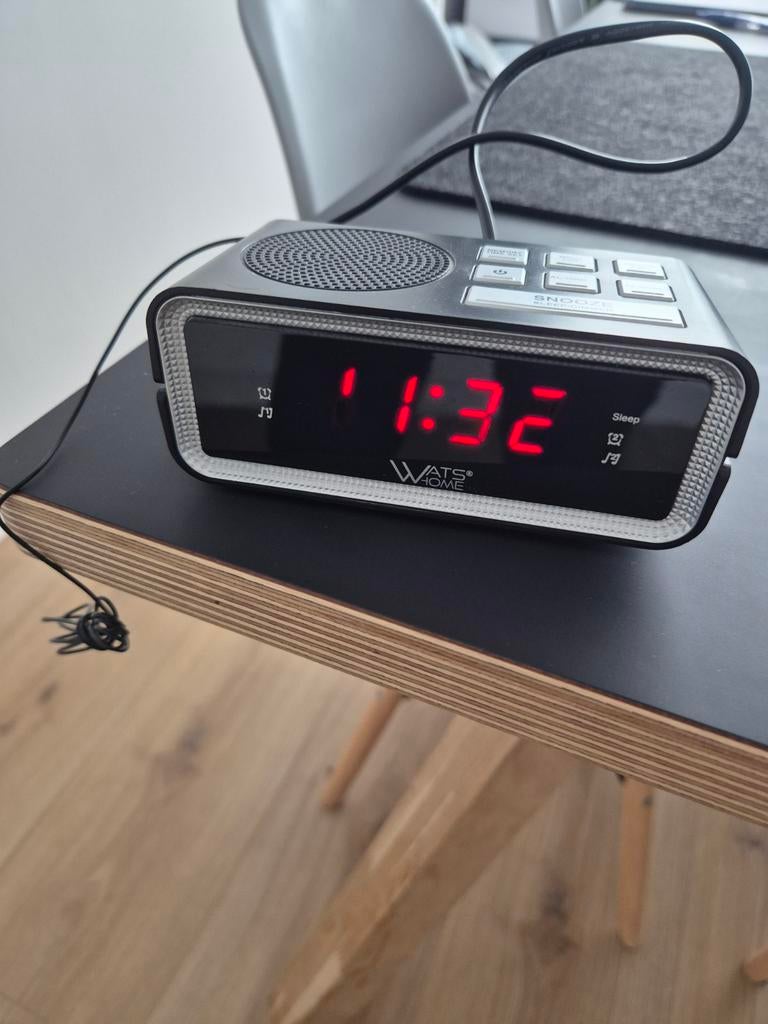 Digitale klok, Ophalen of Verzenden, Zo goed als nieuw, Wekker of Tafelklok