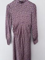 Zara paarse bloemenjurk met hoge hals en lange mouwen, Kleding | Dames, Jurken, Maat 38/40 (M), Paars, Ophalen of Verzenden, Zo goed als nieuw