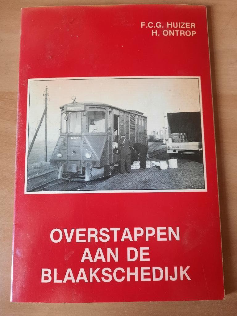 overstappen aan de blaakschedijk, Verzamelen, Spoorwegen en Tramwegen, Ophalen, Zo goed als nieuw, Tram, Boek of Tijdschrift