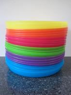 23 kunststof schaaltjes vrolijke kleuren zo goed als nieuw, Overige materialen, Ophalen of Verzenden, Overige stijlen, Schaal of Schalen