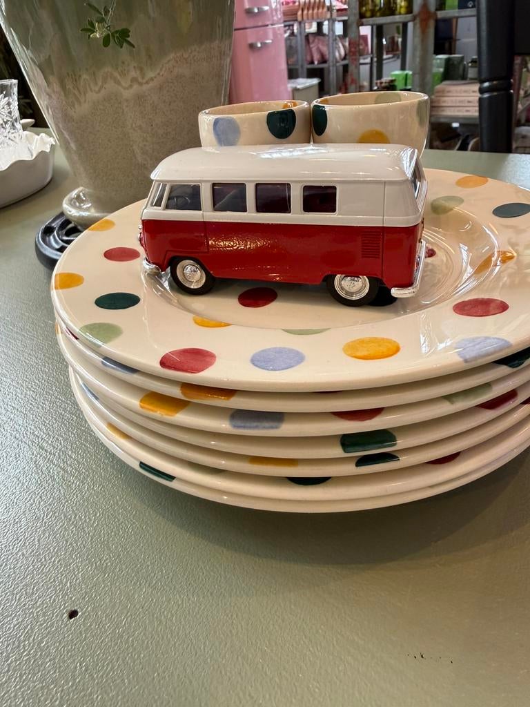 Emma Bridgewater ‘polka dots’ 7 ontbijt lunch borden, Nieuw, Ophalen of Verzenden, Bord(en), Overige stijlen