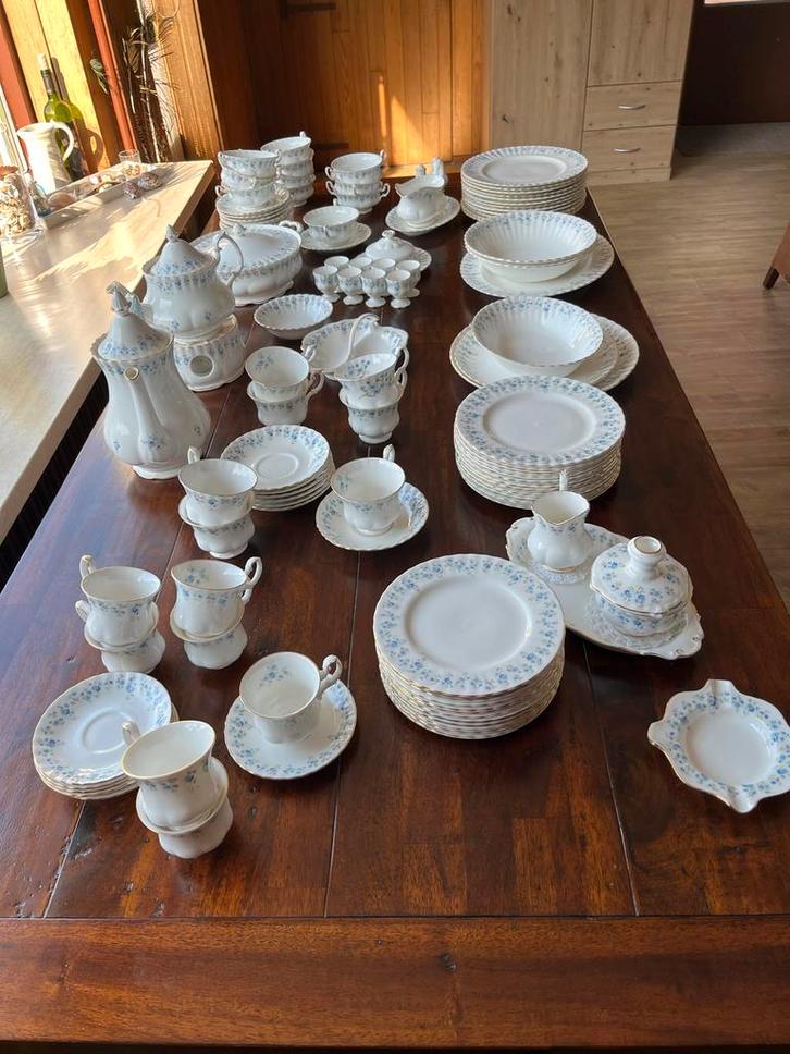 Royal Albert Memory Lane servies, Huis en Inrichting, Keuken | Servies, Zo goed als nieuw, Compleet servies, Overige stijlen, Porselein