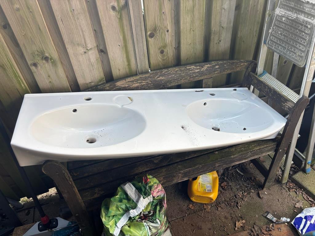Dubbele wasbak wit - Ideaal voor badkamer renovatie, Ophalen, Gebruikt, Wastafel