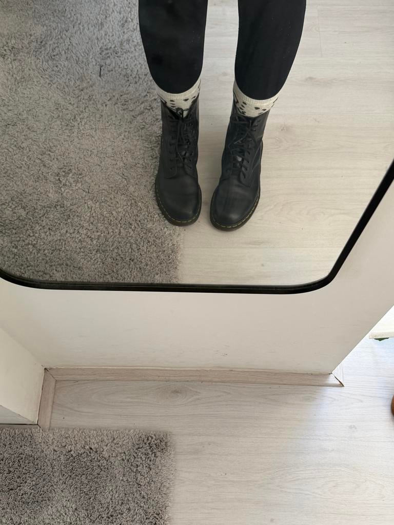 Dr. Martens 1490 Zwarte Dames Boots - Maat 40, Kleding | Dames, Schoenen, Ophalen of Verzenden, Zo goed als nieuw, Zwart, Lage of Enkellaarzen