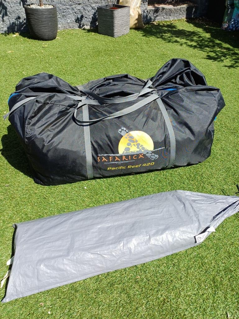 Safarica Pacific Reef 420 - Ruime 5-persoonstent, Caravans en Kamperen, Ophalen, Zo goed als nieuw, Tot en met 5