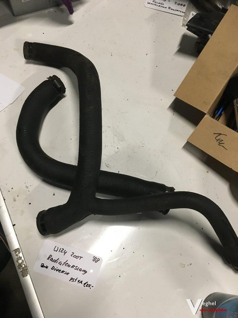 Mercedes w124 radiateurslang verschillende op voorraad