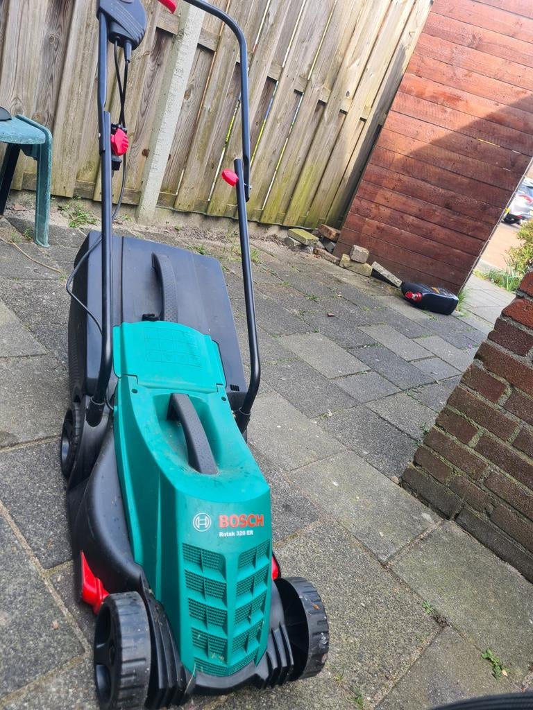 Bosch Rotak 320 ER grasmaaier, Ophalen of Verzenden, Gebruikt