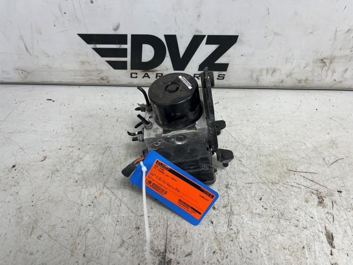 ABS Pomp van een Volkswagen Touran, Gebruikt, -, Volkswagen, -