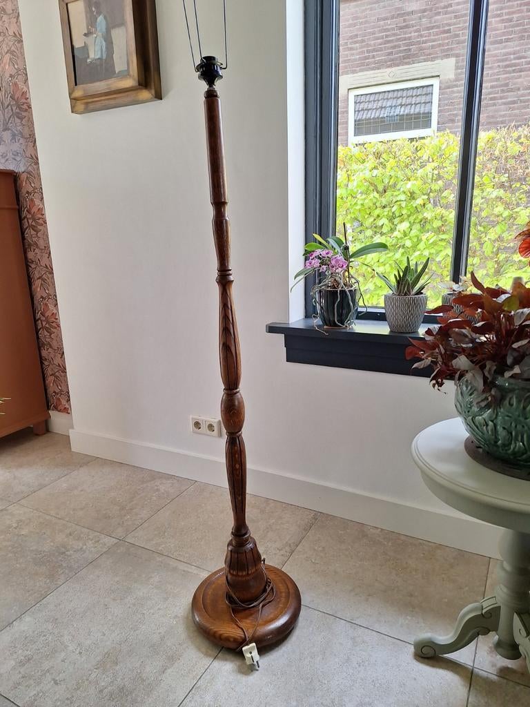 Staande lampenvoet van eikenhout hout, Ophalen, Hout