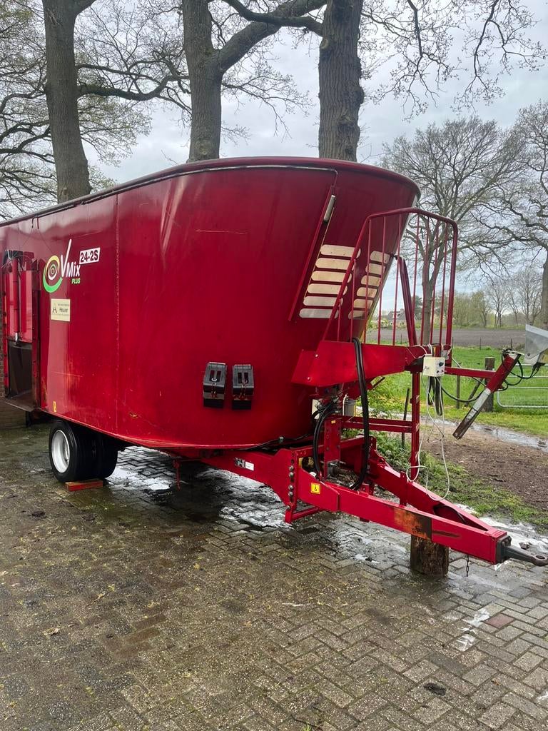 Bvl mengwagen, argenterio kraan,, Zakelijke goederen, Agrarisch | Werktuigen, Ophalen, Veehouderij, Weidebouw