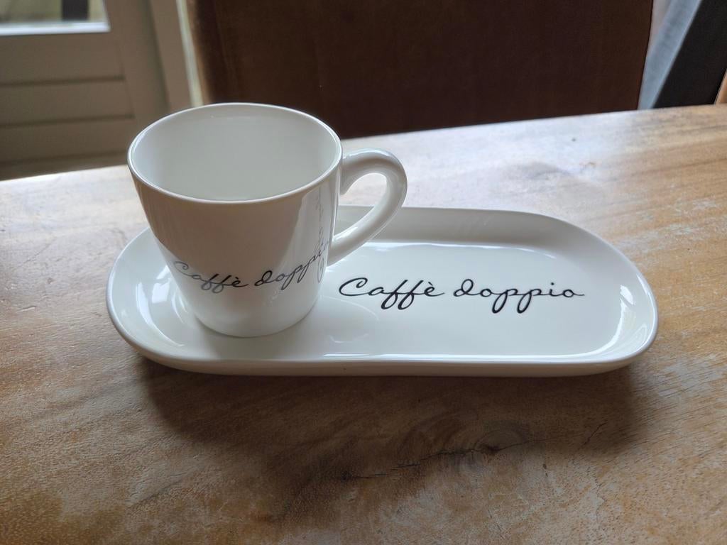 Mooie Riviera Maison kop en schotel 'Caffè doppio', Ophalen, Keramiek, Zo goed als nieuw, Overige stijlen