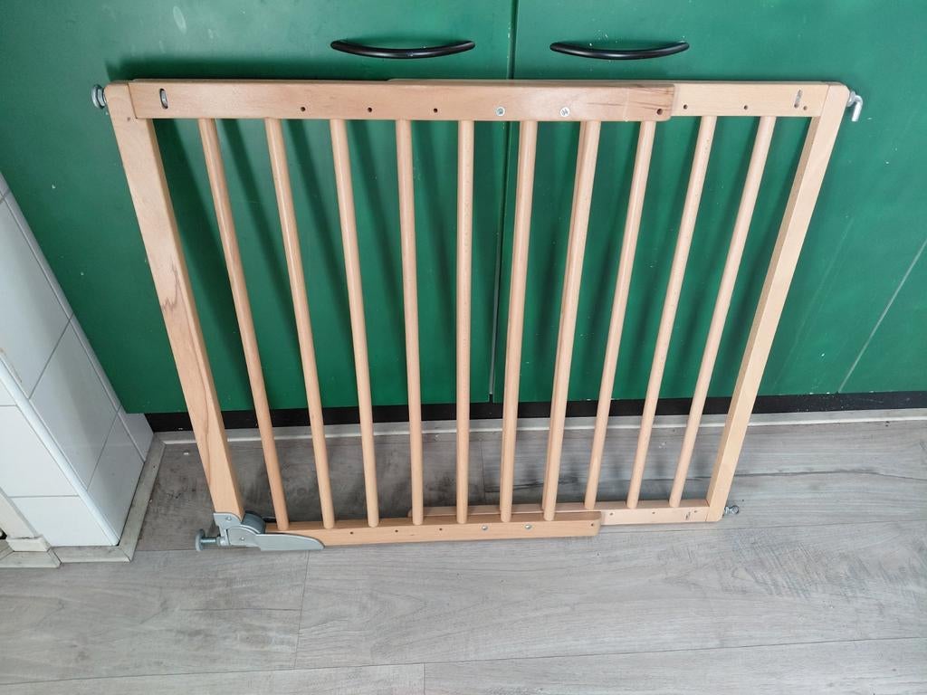 Verstelbaar houten traphekje - Veiligheid voor uw kind, Gebruikt, Ophalen of Verzenden, Schroefhekje, Hout