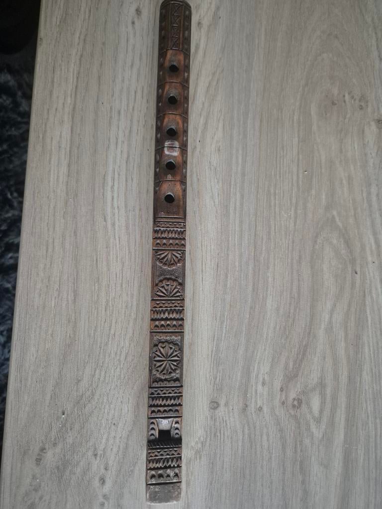 Handgesneden houten fluit - Uniek decoratief instrument, Muziek en Instrumenten, Blaasinstrumenten | Blokfluiten, Ophalen of Verzenden