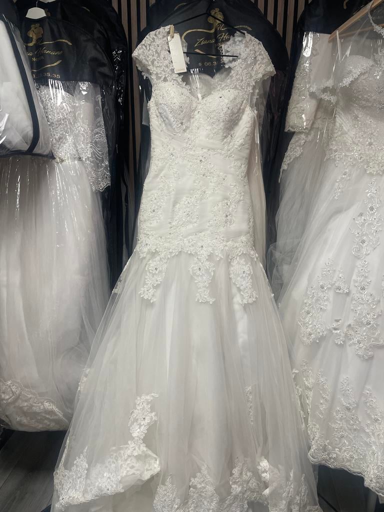 Bruidsjurk met kant en steentjes, Ophalen of Verzenden, Zo goed als nieuw, Wit, Trouwjurk