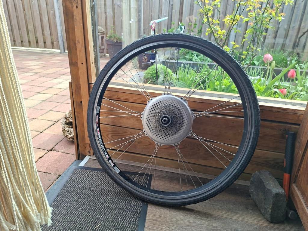 Trek Elektrisch fietswiel met motor en band 28 inch, Wiel, Gebruikt, Elektrische fiets, Onbekend