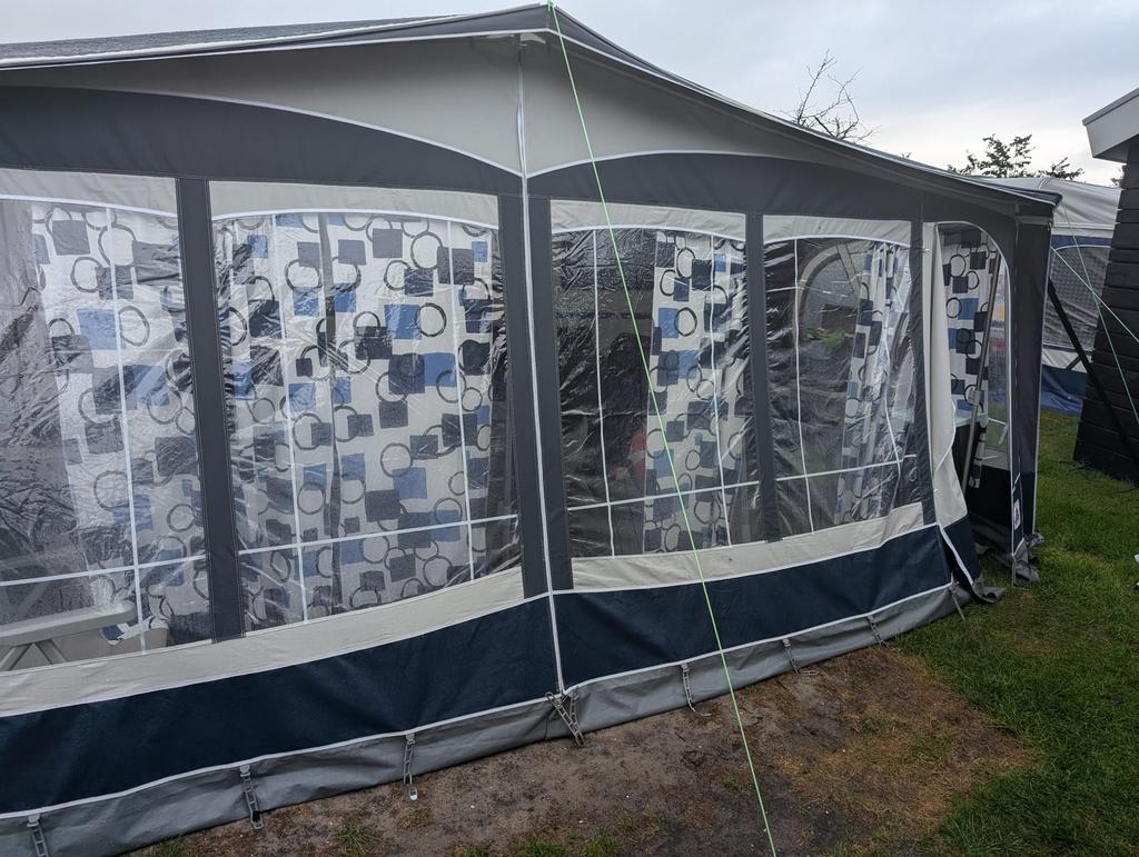 Dorema Multi Nova Excellent voortent omloopmaat 15, Caravans en Kamperen, Tenten, Ophalen of Verzenden, Zo goed als nieuw