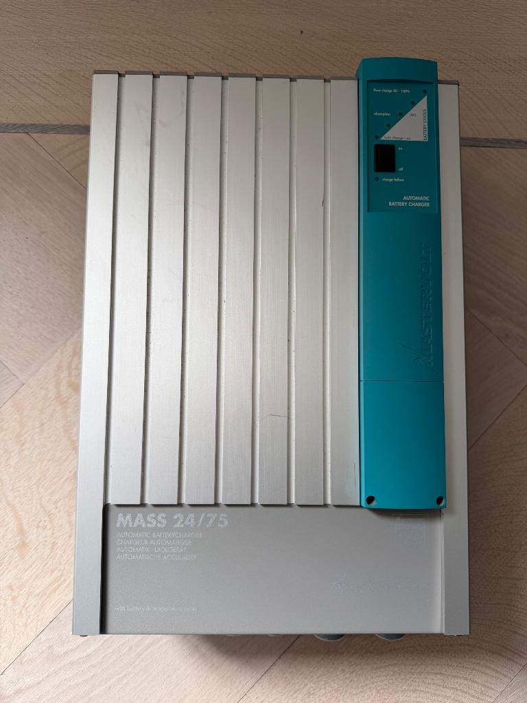Mastervolt Automatische Acculader Mass 24/75, Ophalen of Verzenden, Gebruikt, Overige typen